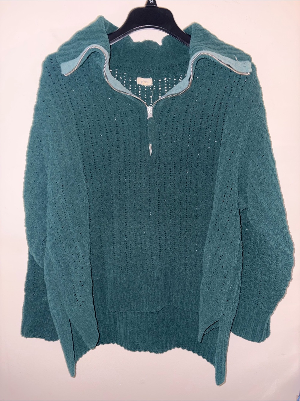 Aerie size M oversized cable knit sweater